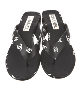 CHANEL Classic 2022 Interlocking CC Logo Canvas Leather Slides