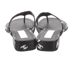 CHANEL Classic 2022 Interlocking CC Logo Canvas Leather Slides