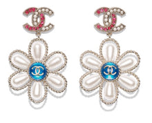 Load image into Gallery viewer, CHANEL Earrings